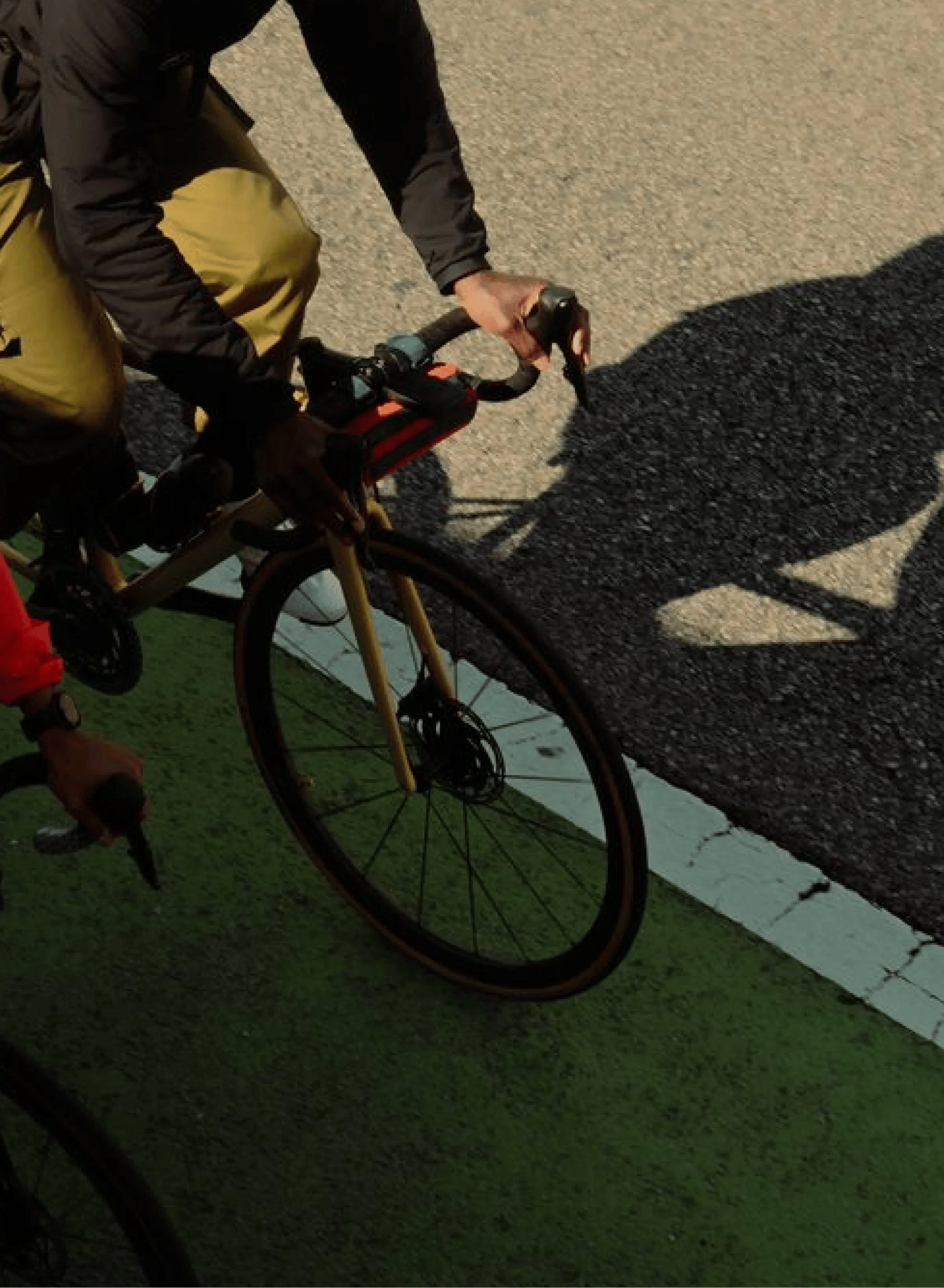 Une personne sur un vélo
